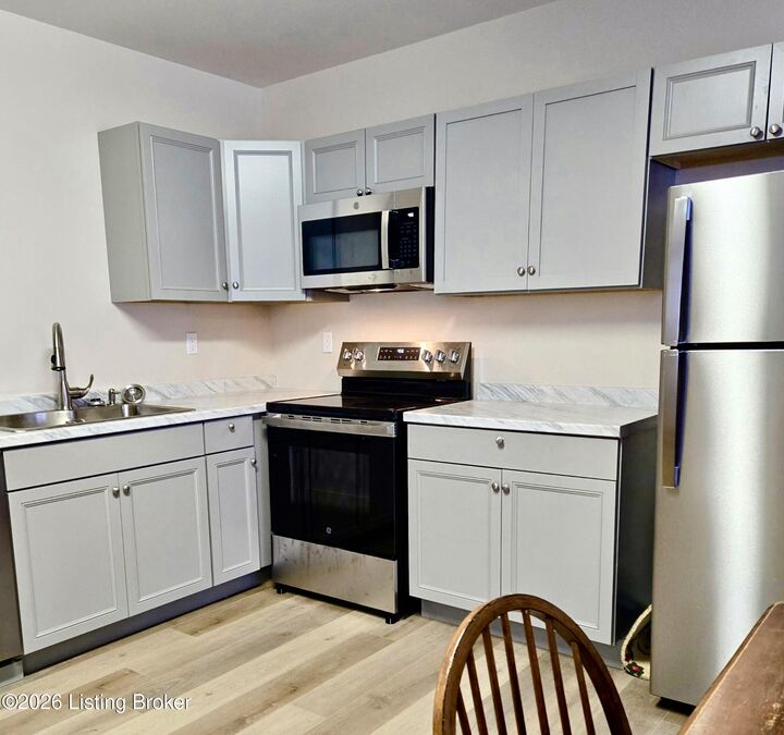 Property Photo:  2220 Griffiths Ave  KY 40212 