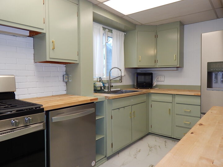 Property Photo: 1009 W Coolspring Avenue IN 46360