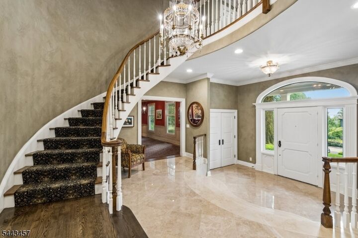 Property Photo:  9 Canterbury Ln  NJ 07901 