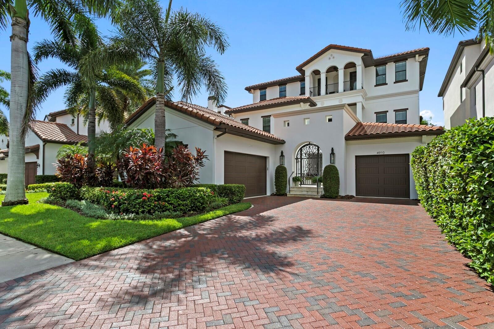 Property Photo:  4910 Carranza Court  FL 33616 