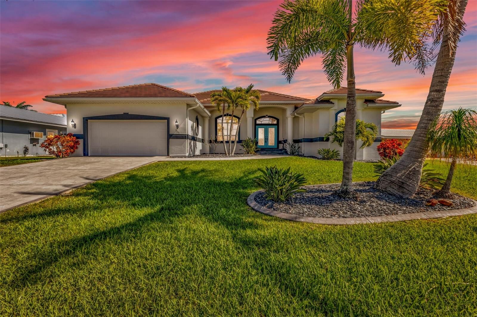 Property Photo:  360 Capri Isles Court  FL 33950 