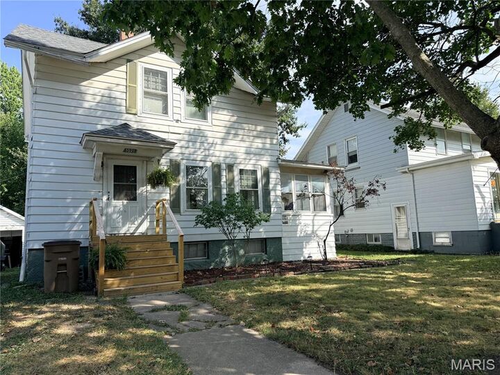 Property Photo:  1021 N Charles Street  IL 62626 