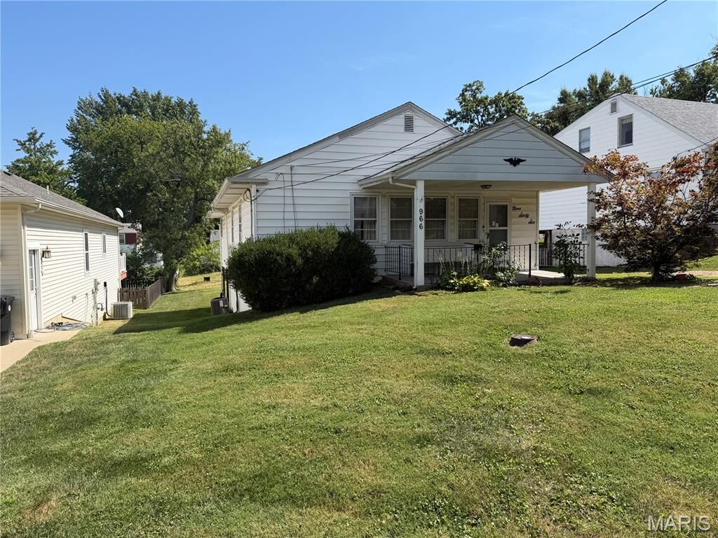 Property Photo: 966 Cleveland Avenue MO 63122