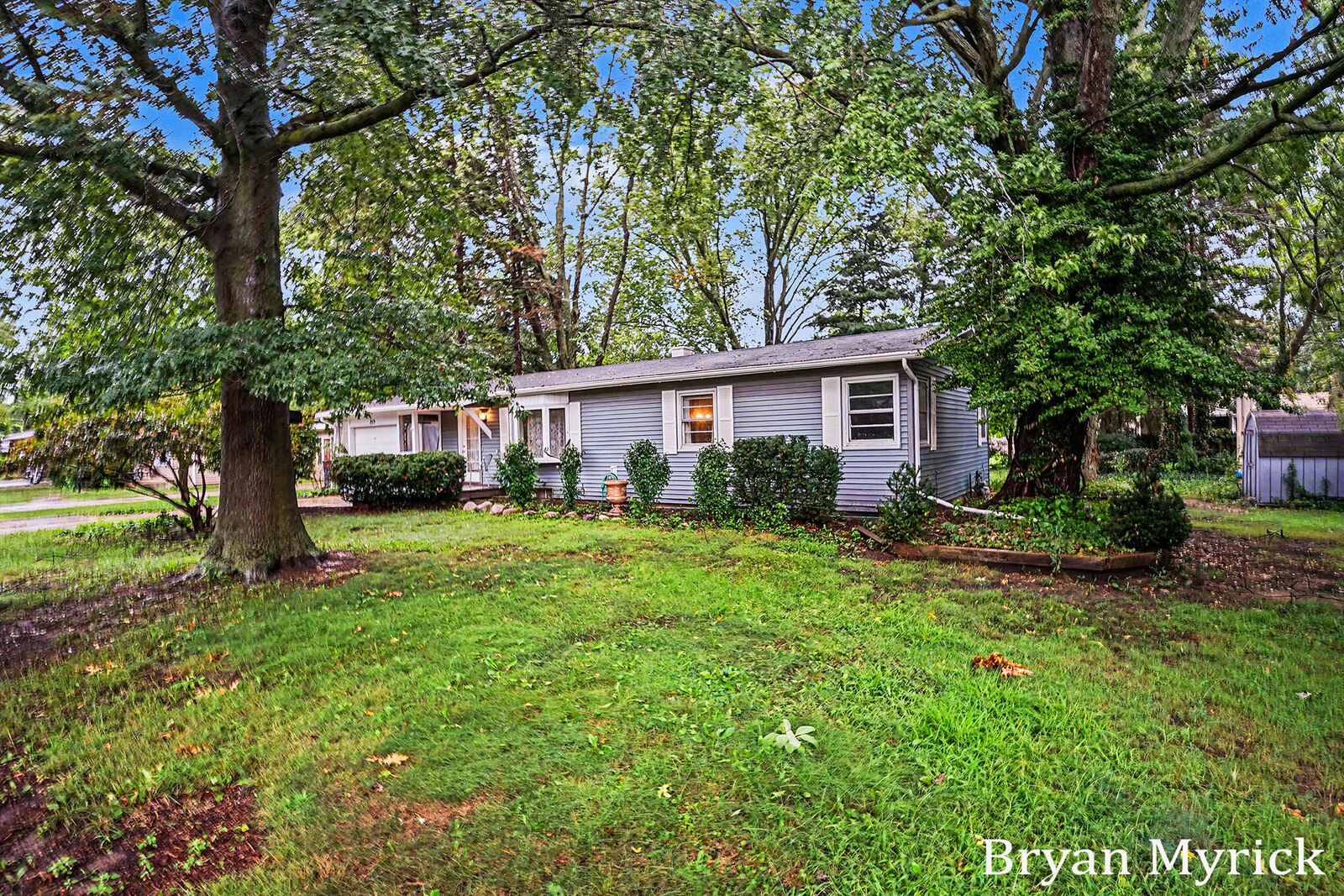 Property Photo: 819 W 25th Street MI 49423