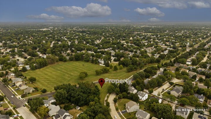 Property Photo: 2 E 87 Street IL 60502