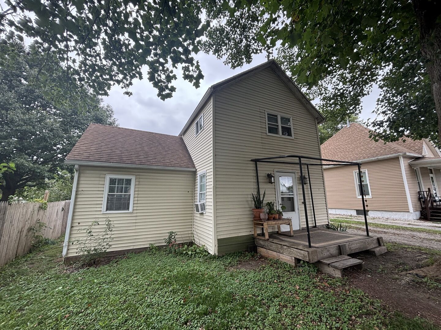 Property Photo:  1507 E Washington Street  IL 61727 