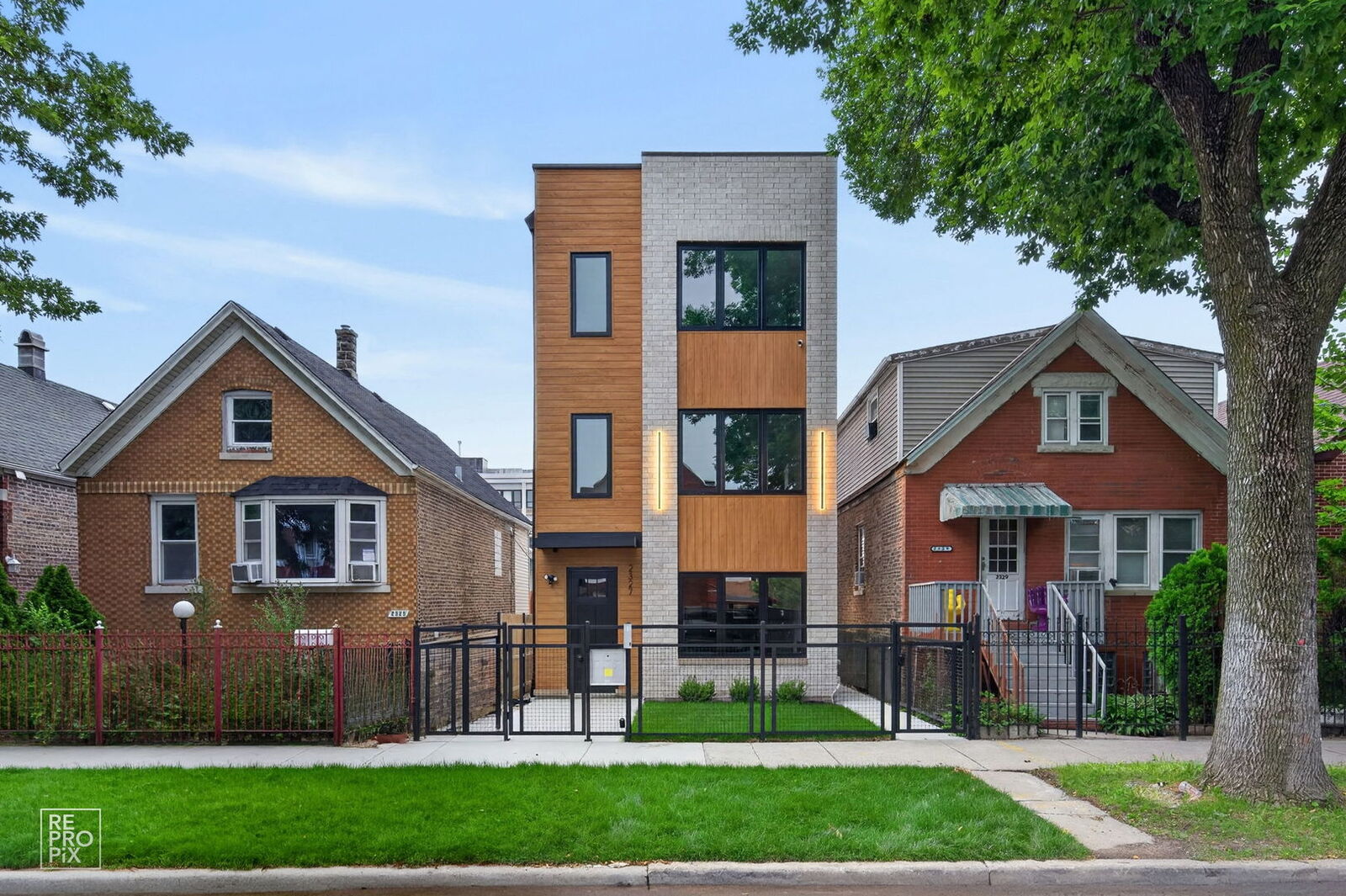 Property Photo: 2327 S Homan Avenue 3 IL 60623
