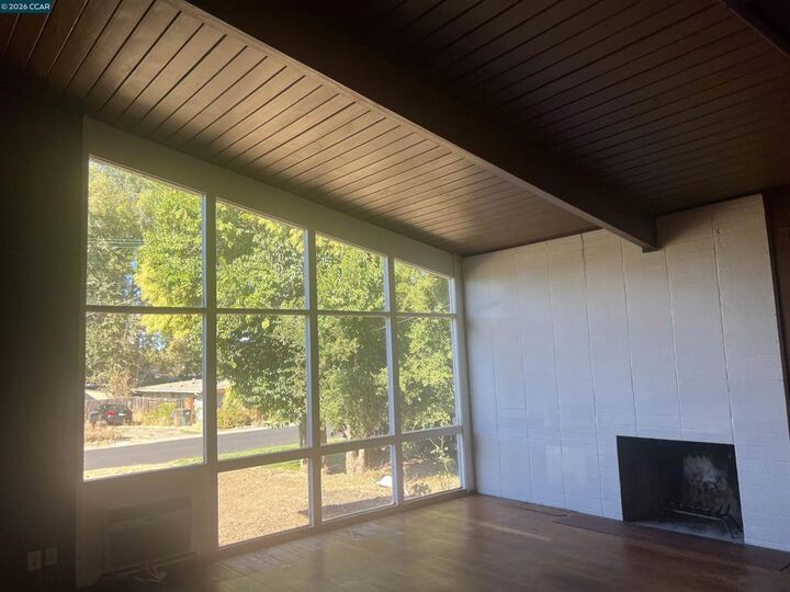 Property Photo: 213 Riley Dr CA 94553