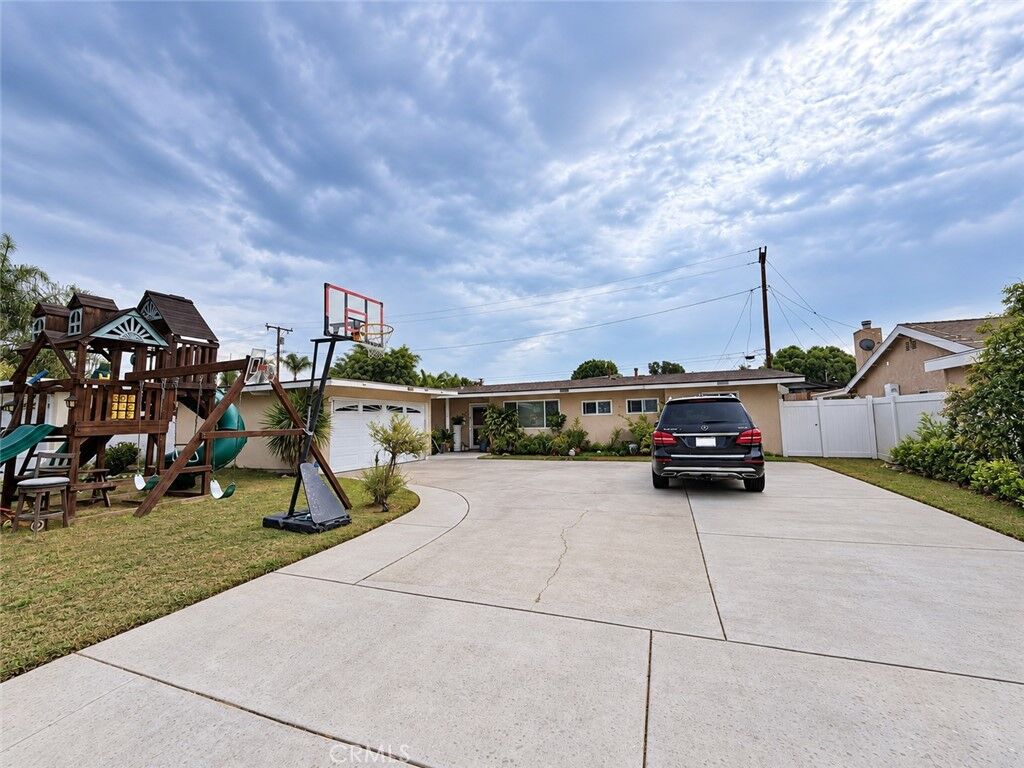 Property Photo:  446 S Lowell  CA 91723 