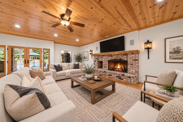 Property Photo: 7955 Alvina Court CA 95746