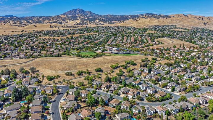 Property Photo:  2329 Mark Twain Drive  CA 94531 