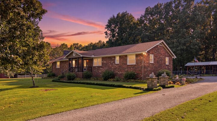 Property Photo: 2643 Roy McCollum Rd TN 37091