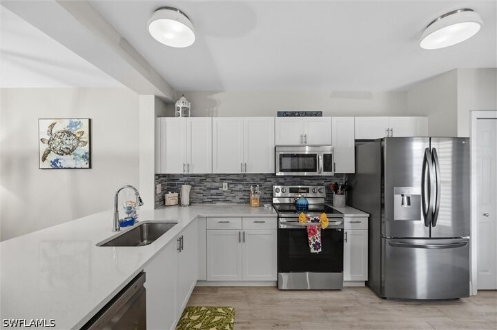 Property Photo: 9165 Celeste Drive 103 FL 34113