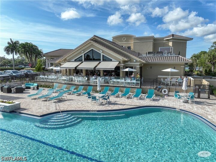 Property Photo: 3685 Buttonwood Way 1521 FL 34112
