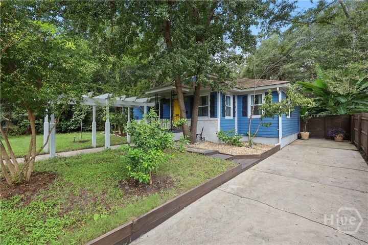 Property Photo:  2150 Indiana Avenue  GA 31404 