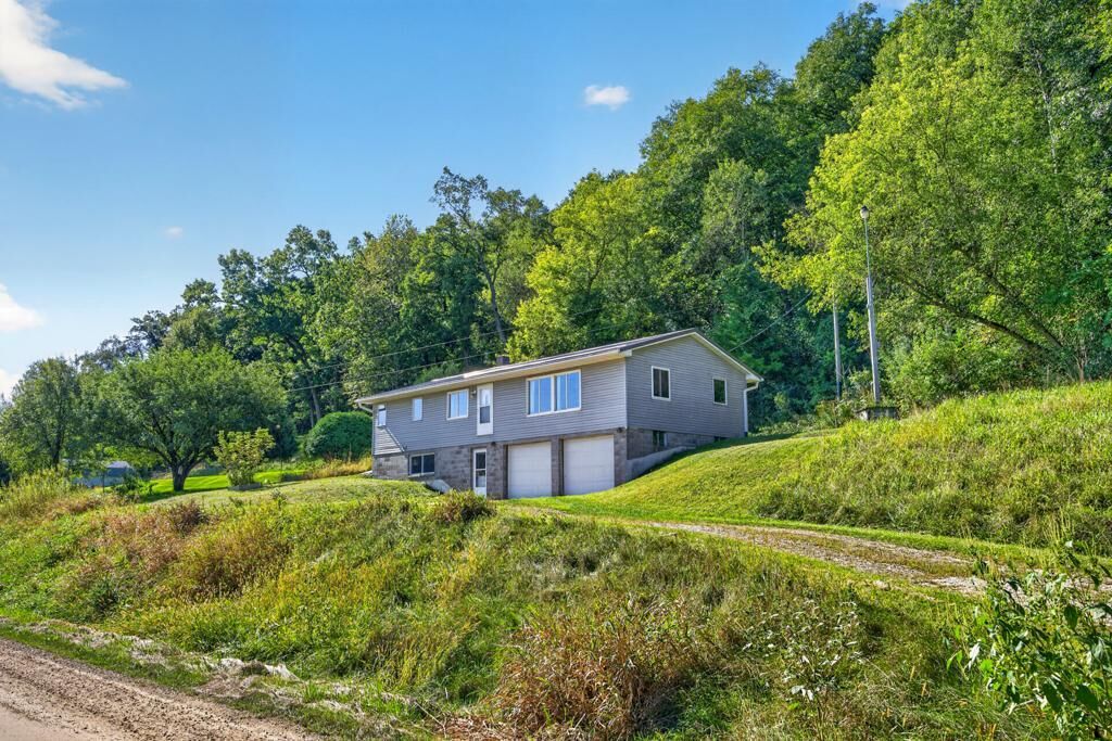 Property Photo:  18599 Horse Shoe Road  MN 55969 