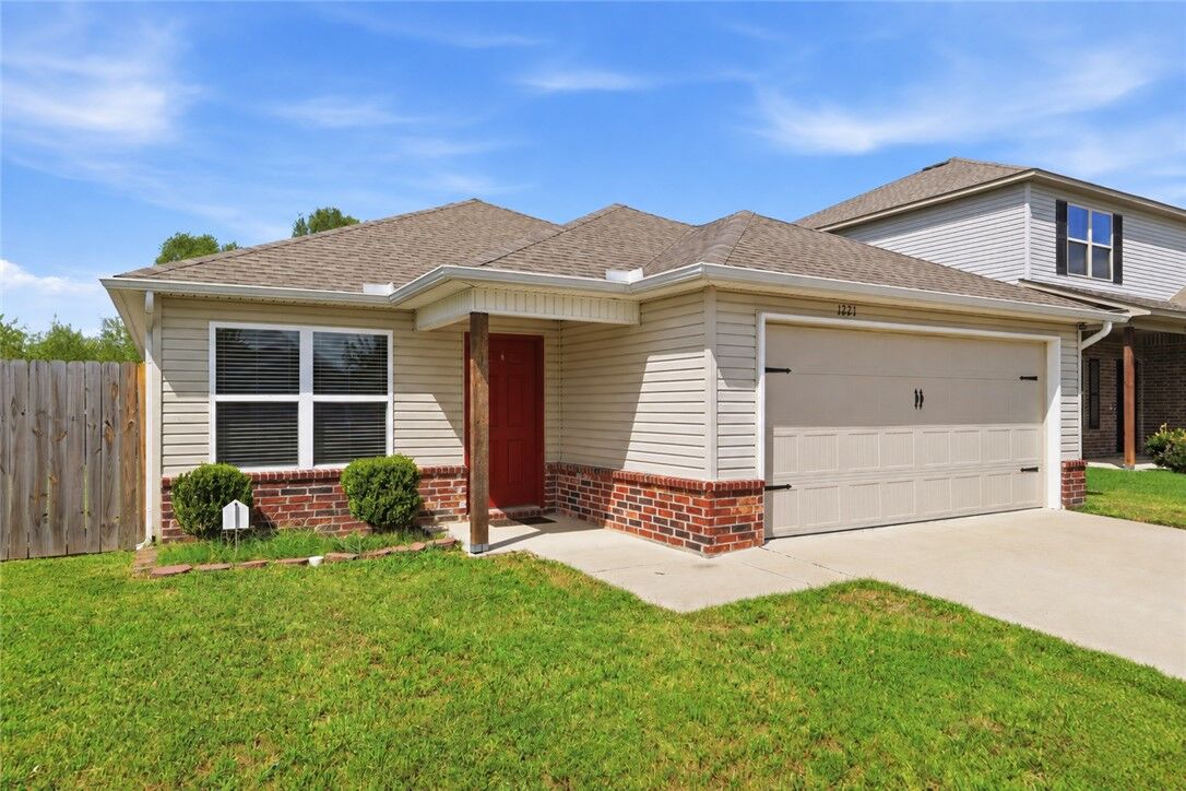 Property Photo:  1221 S Ivory Bill Lane  AR 72701 