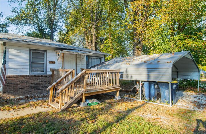 Property Photo:  1003 W Newman Avenue  AR 72601 