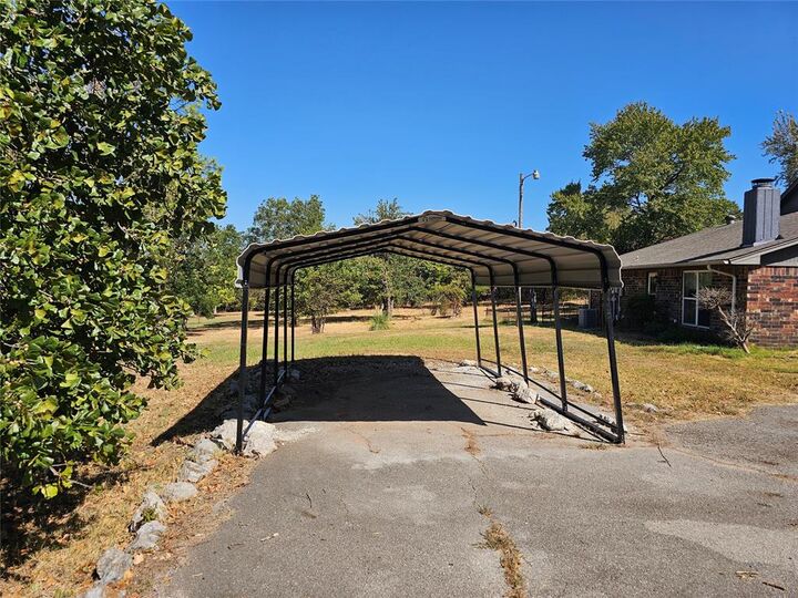 Property Photo: 9811 Brush Creek Road OK 73026