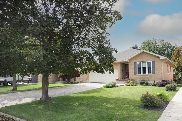 Property Photo:  16 Maple Street  ON N0G 2K0 
