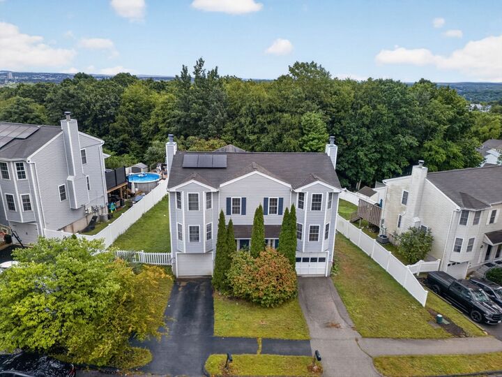 Property Photo:  58 Ledgecrest Dr 58  MA 01603 