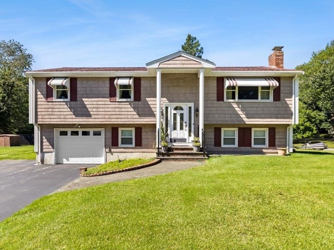 Property Photo:  18 Wildwood Ave  MA 02780 