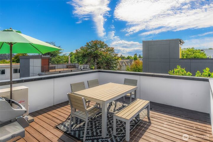 Property Photo: 4112 Linden Avenue N A WA 98103