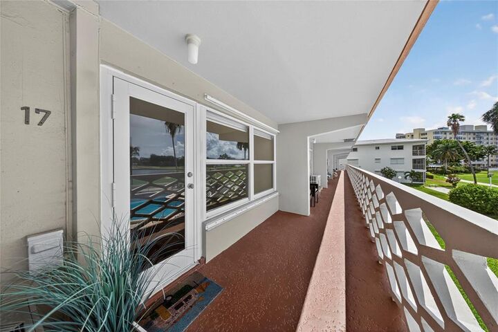 Property Photo:  4836 NE 23rd Avenue 17  FL 33308 