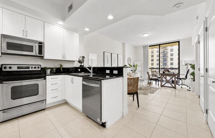 Property Photo:  801 S Olive Avenue 1123  FL 33401 