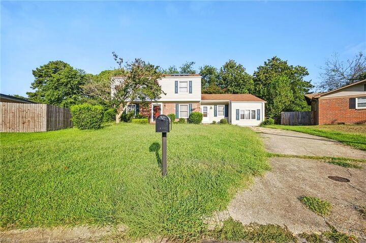Property Photo:  2205 Hilton Ct  VA 23324 