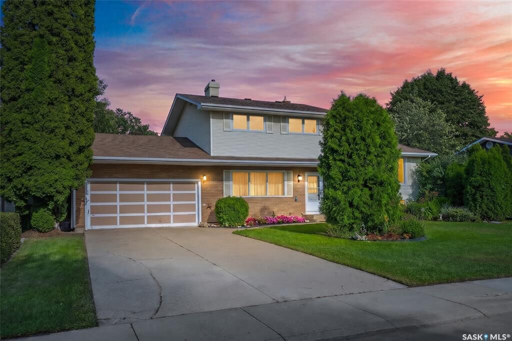 Property Photo: 15 Harvard Crescent SK S7H 3R2