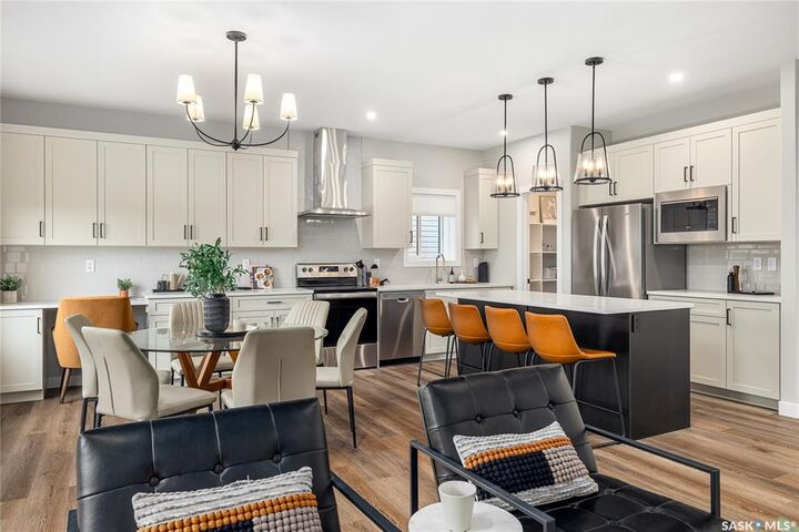 Property Photo:  281 Lakeside Boulevard  SK S0K 2T1 
