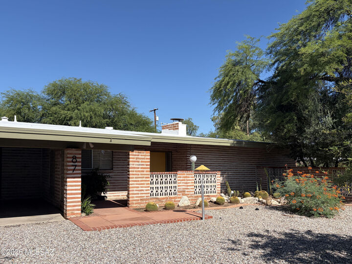 Property Photo:  87 N Placita Del Saco  AZ 85710 