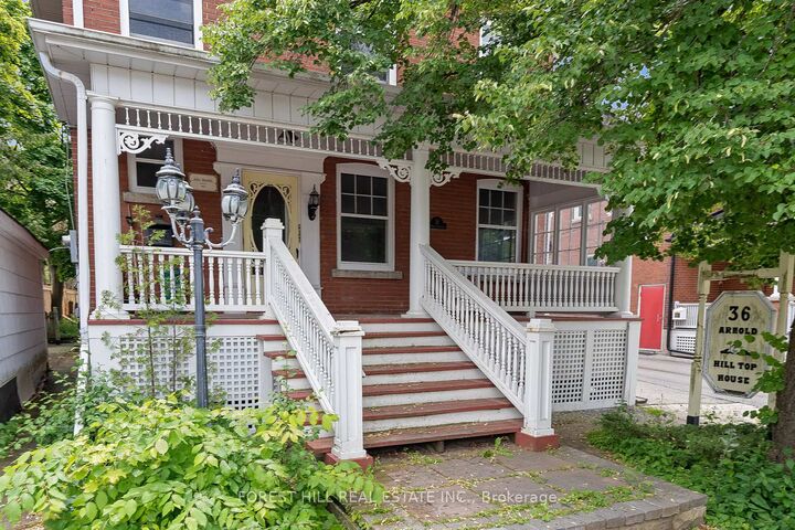 Property Photo:  36 Arnold Crescent Main  ON L4C 3R5 