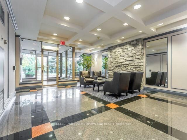 Property Photo:  81 Townsgate Drive Ph106  ON L4J 8E6 