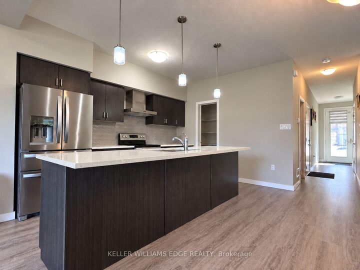 Property Photo:  901 Robert Ferrie Drive  ON N2R 0P2 