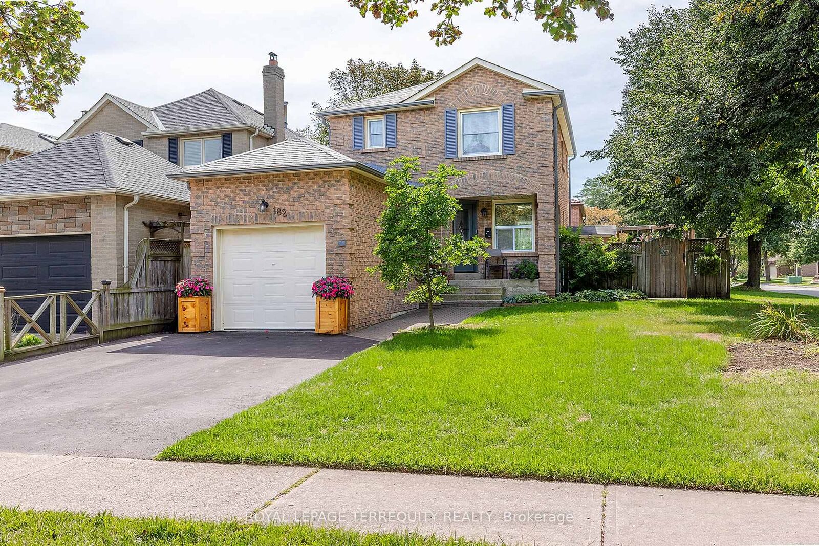 Property Photo: 182 Chatfield Drive ON L1T 2H7