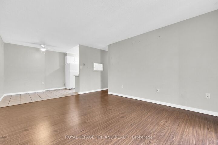 Property Photo:  955 Grand Avenue W 306  ON N7L 4Z6 