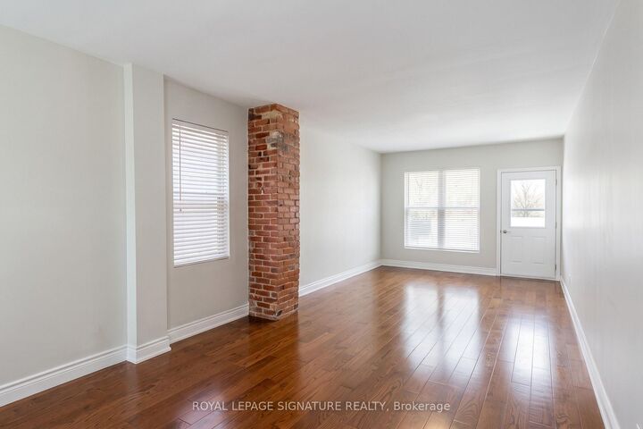 Property Photo:  395 Clinton Street  ON M6G 2Z1 