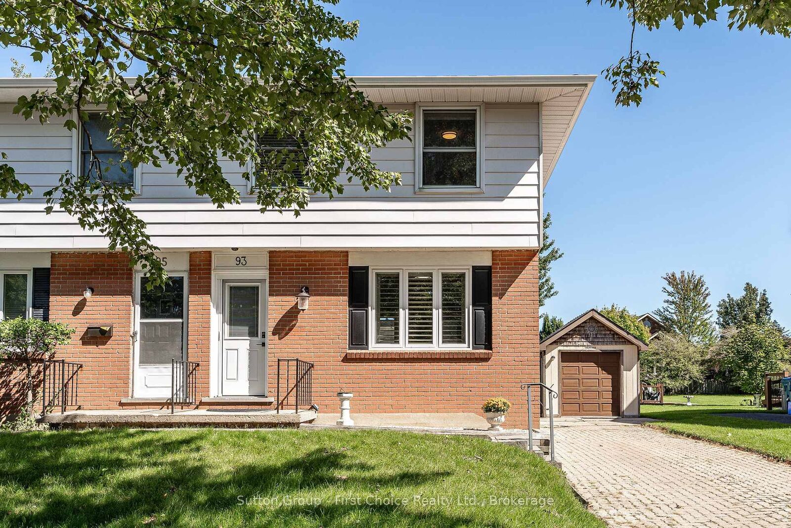 Property Photo:  93 Kemp Crescent  ON N5A 5C2 