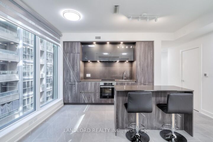 Property Photo:  15 Mercer Street 622  ON M5V 1H2 