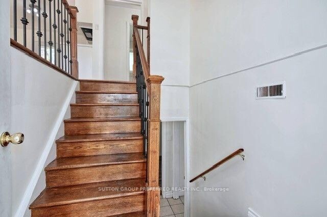 Property Photo:  202 Michaelmas Street  ON N5Y 1N1 