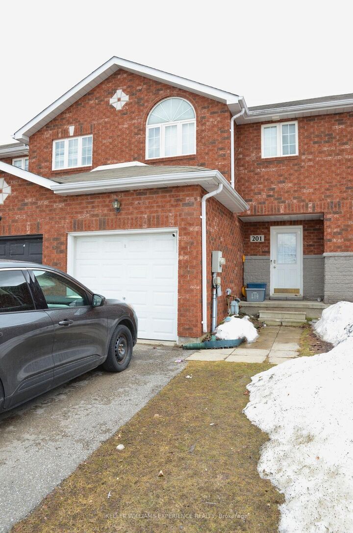 Property Photo:  201 Stanley Street  ON L4M 6X9 