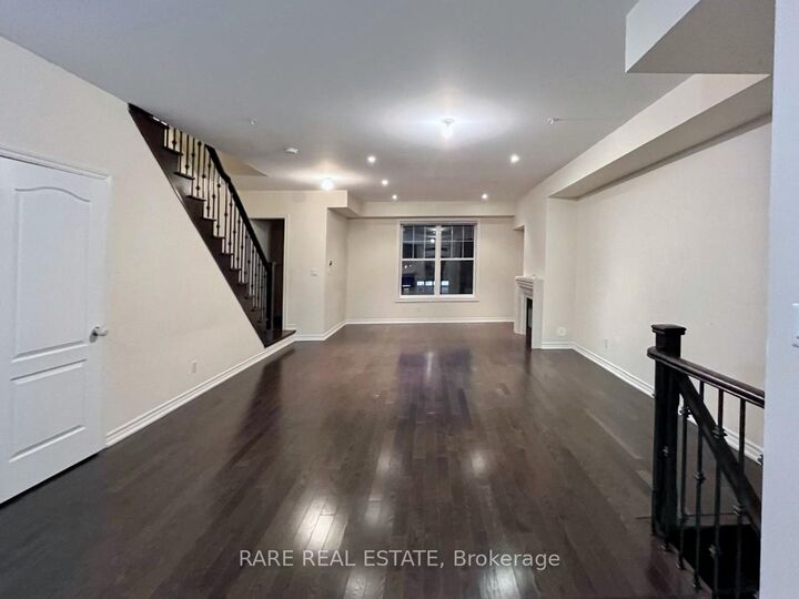 Property Photo:  18 Cathedral High Street 2  ON L6C 0P2 
