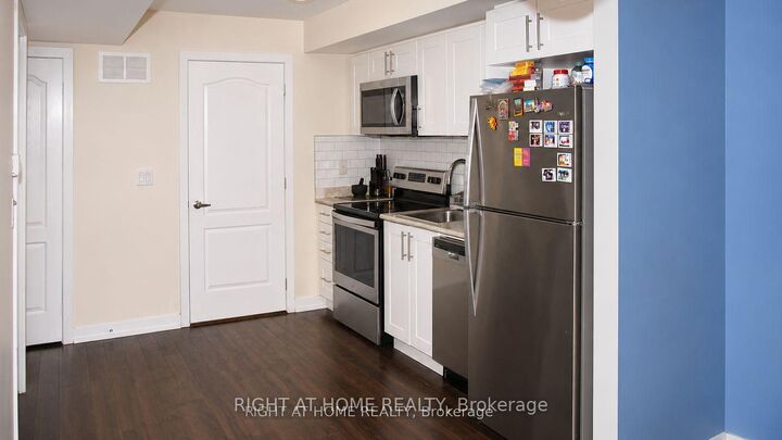 Property Photo:  10 Westmeath Lane 2216  ON L6B 1N5 