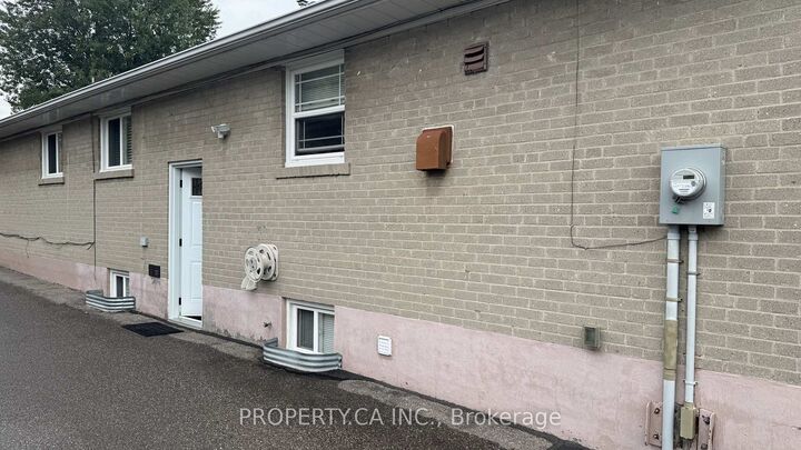 Property Photo:  58 Lightwood Drive Lower  ON M9V 2Z2 