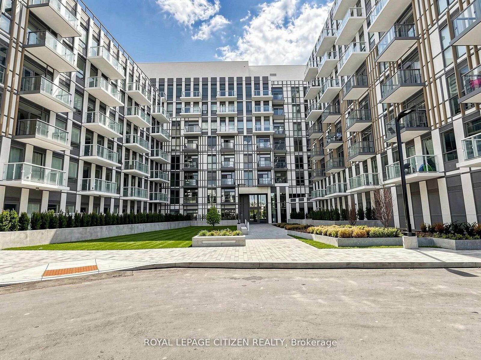 Property Photo:  1005 Dundas Street 340  ON L6H 8C7 