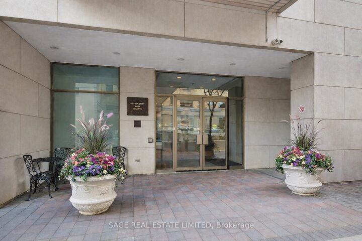 Property Photo:  298 Jarvis Street 1108  ON M5B 2M4 