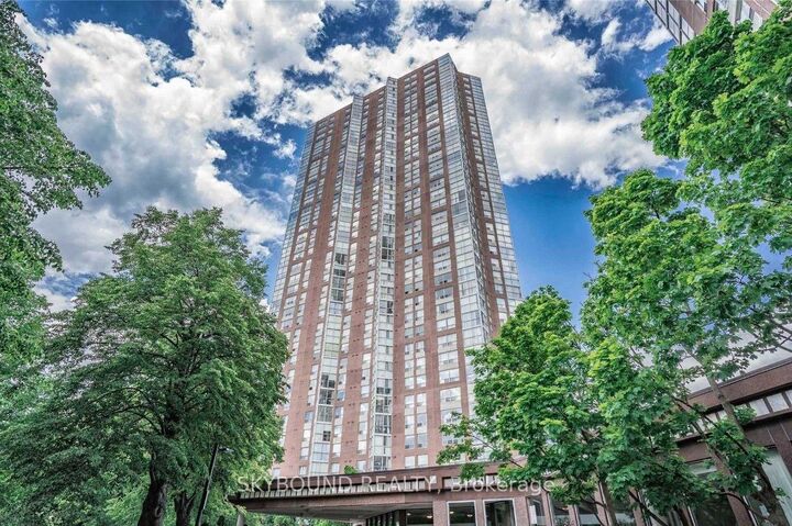 Property Photo:  7 Concorde Place 2601  ON M3C 3N4 