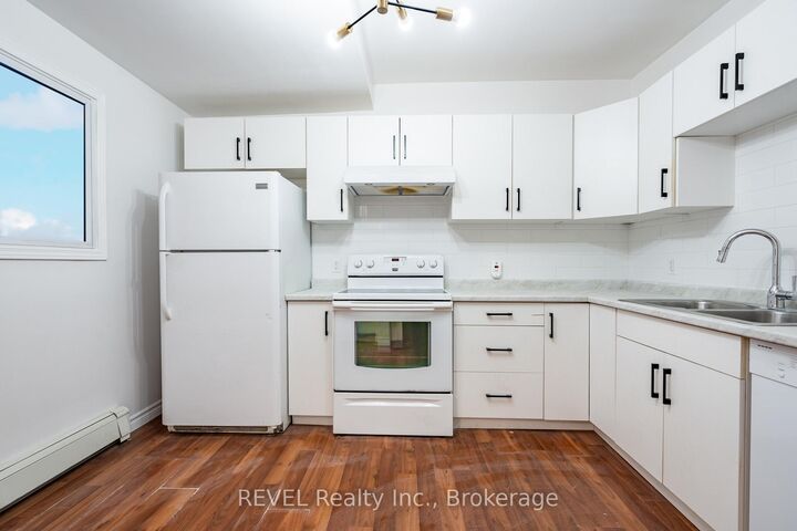 Property Photo:  4762 Kincaid Place Main  ON L2E 1C5 